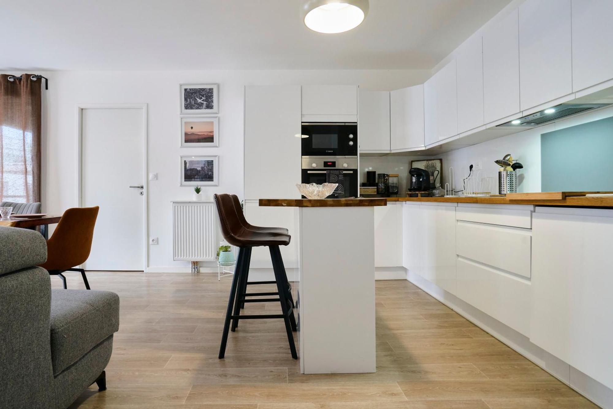 Apartment T4 Moderne Et Spacieux A